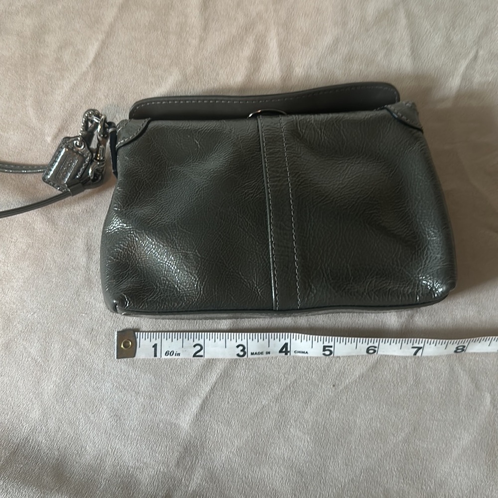 Coach wristlet - Picture 2 of 11